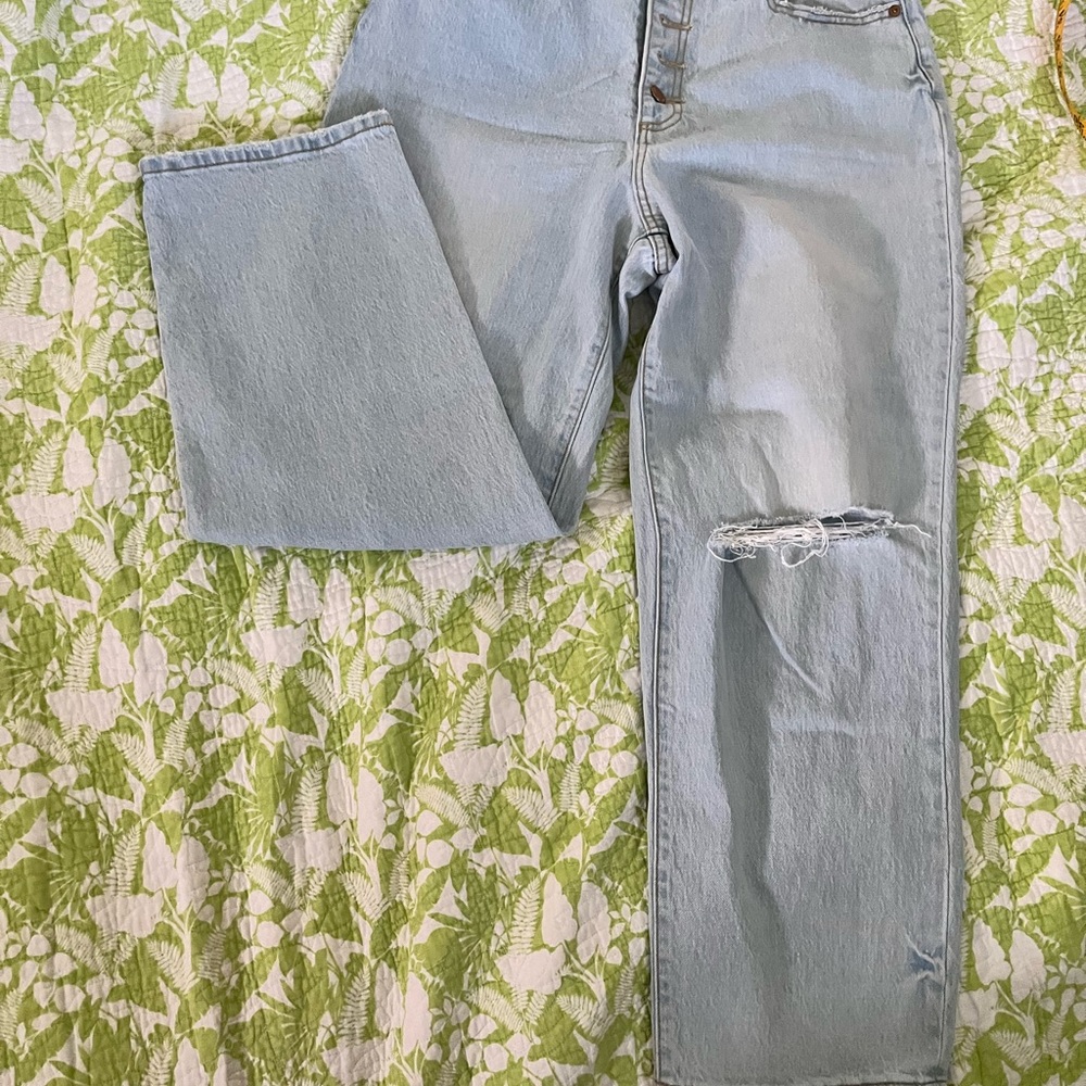 Universal Thread size 10 (30R) straight leg jeans